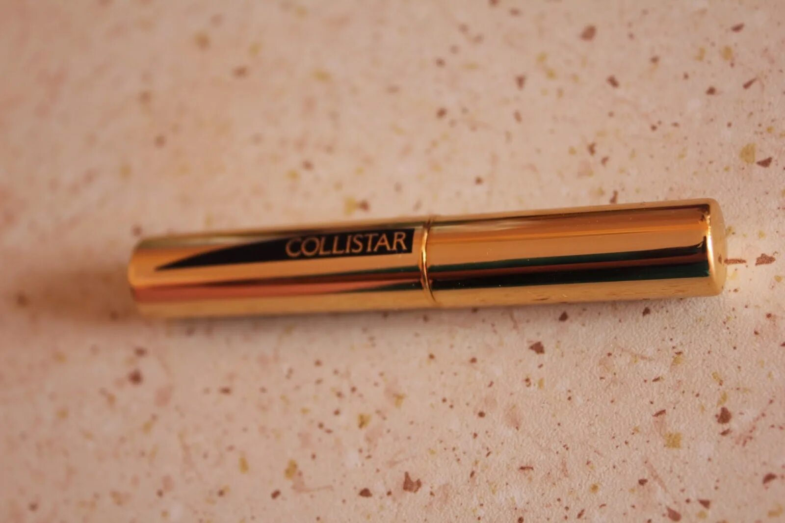 тушь коллистар экстра. косметика collistar набор тушь для ресниц и карандаш. Collistar тушь для ресниц mascara infinito waterproof. тушь в руках collistar shock , золотая. картинки.