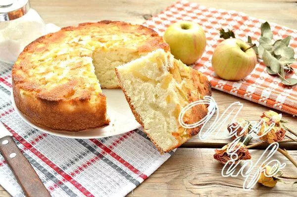 Сколько делается шарлотка. Шарлотка с крахмалом. шарлотка на кислом молоке. рецепт шарлотки с крахмалом.