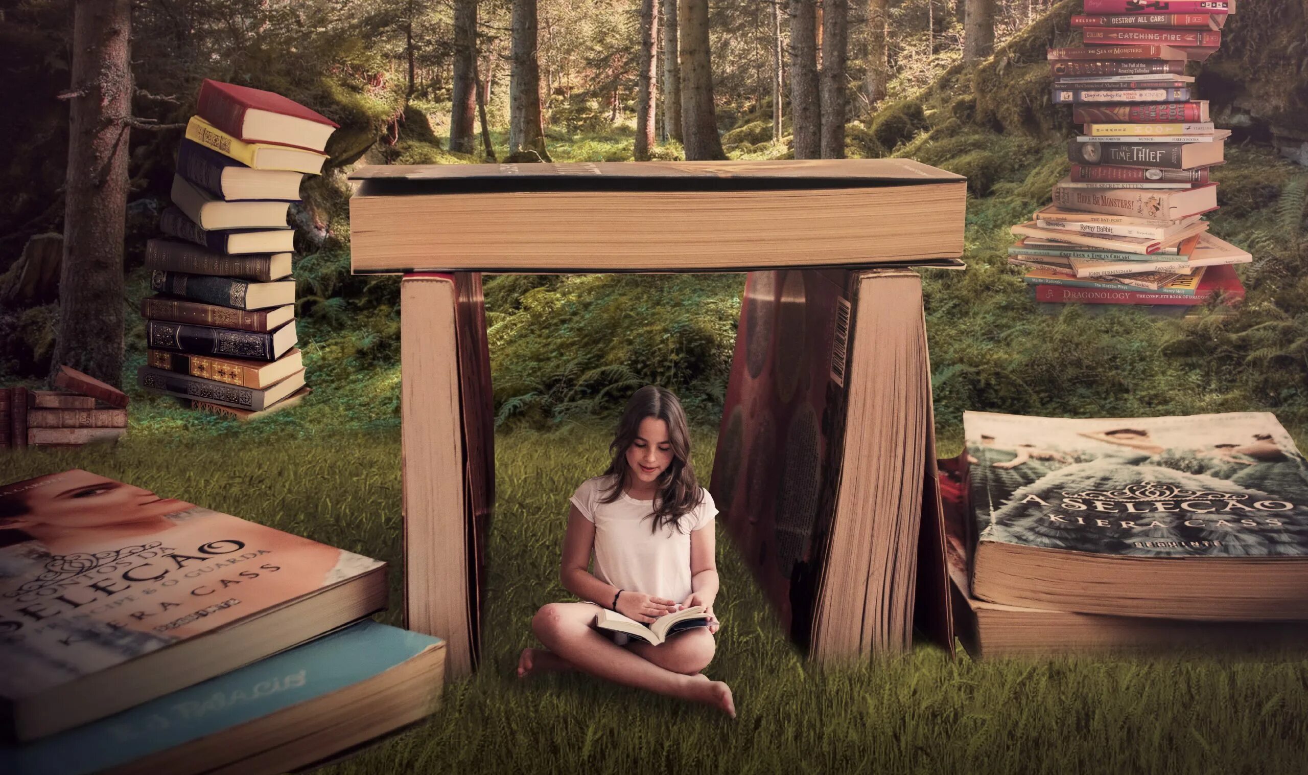 Новинки в мире книг. Фотосессия с книгой. Девушка с книгой. Чтение книг. Стол «книга».