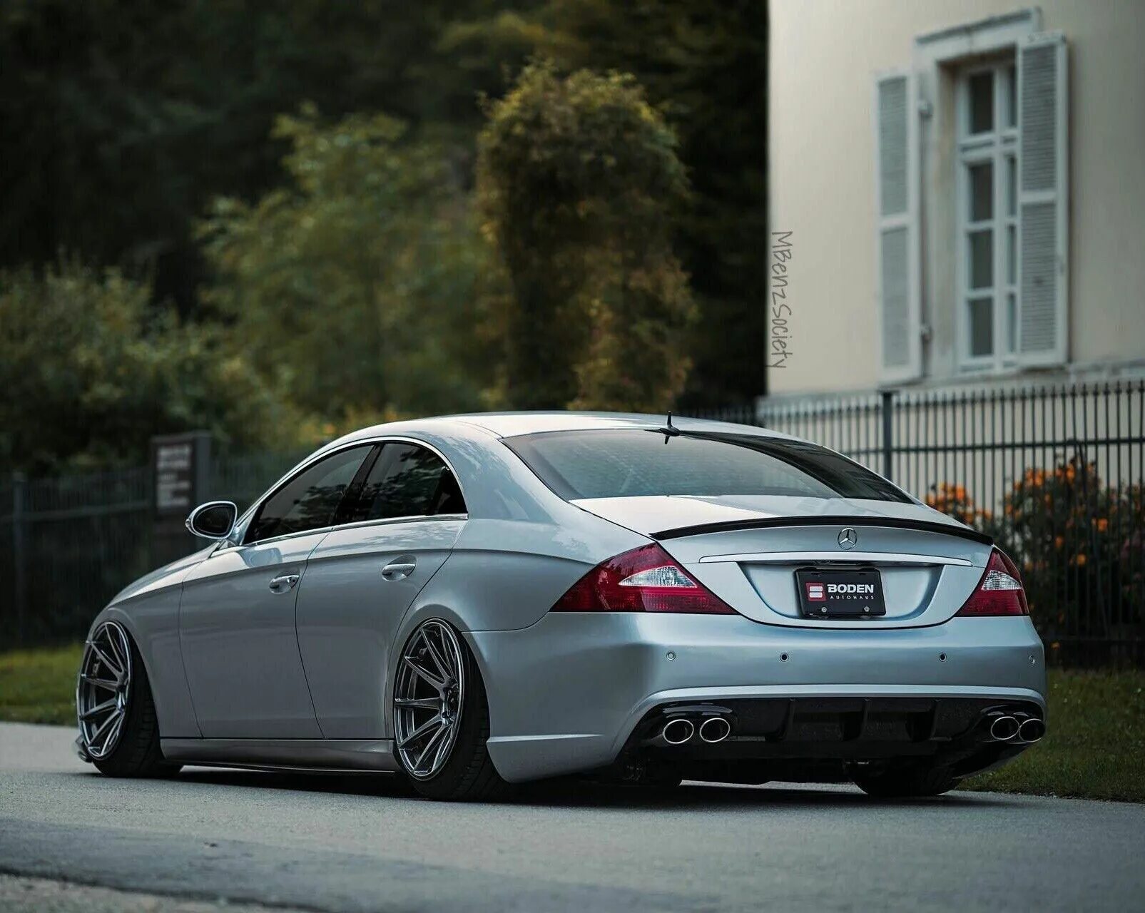 Mercedes cls c219. Мерседес cls 219 amg. mercedes benz cls 55 amg. мерседес cls 63 amg 219. мерседес бенц цлс 55 амг.