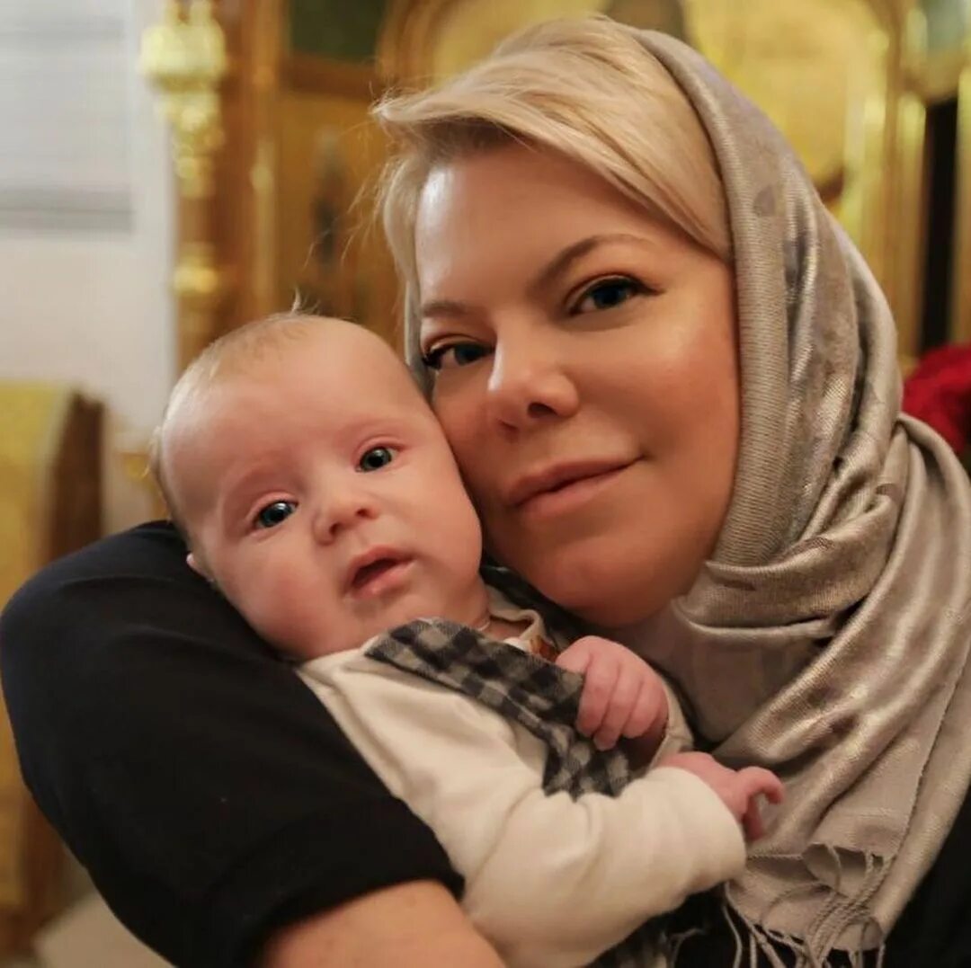 яна поплавская. яна поплавская с сыновьями. где сейчас сын поплавской. никита поплавский сын яны поплавской. никита поплавский сын яны поплавской.