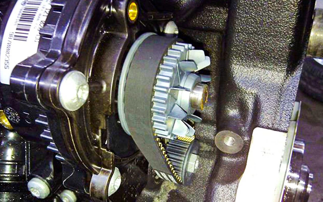 8 tsi cdab. 8 турбо. 8 tsi. Помпа пассат сс 2. Замена ремня помпы 1.