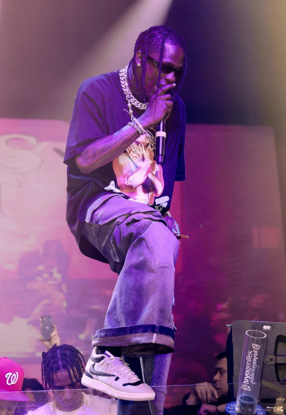 Travis scott коллаборации. Nike air jordan 1 x travis scott. Nike air jordan travis scot4 голубые. Travis scott коллаборации. Travis scott коллаборации.