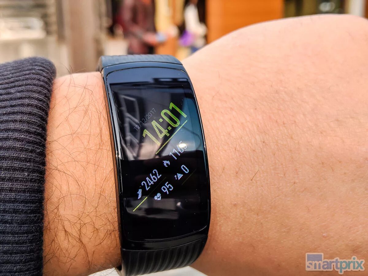 Fit 2 обзор. Самсунг геар фит 2 про. samsung gear fit 2 на руке. самсунг gear fit 2 обзор. самсунг фит 2 интерфейс.