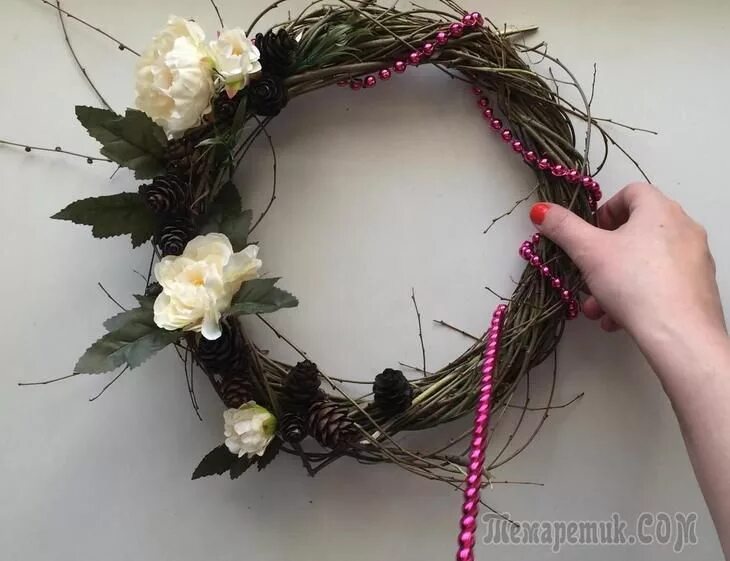 Making wreath