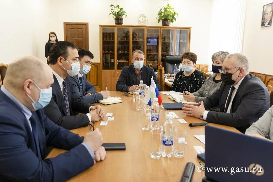 Генеральное консульство республики узбекистан в ташкенте. Ломоносова 55. Посольство республики узбекистан. Консульство узбекистана в ростове-на-дону. Консул узбекистана в новосибирске.