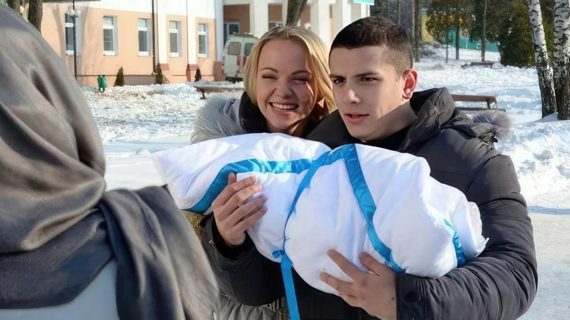 Жена юрия николаенко. Юрий николаенко жена. юрий николаенко в ольге. юрий никуленко. юрий николаенко молодежка стас зуев.