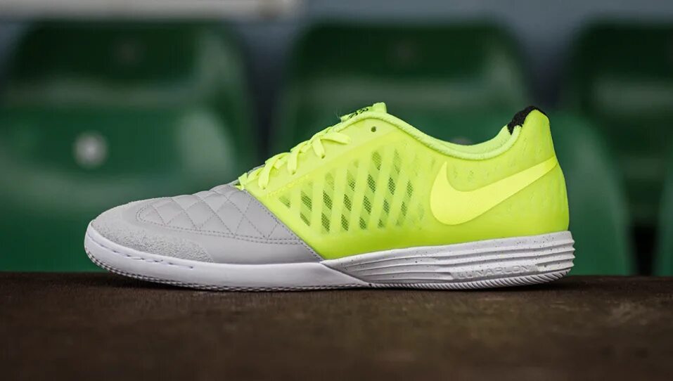 Найки гато. Nike fc247 Lunargato. Найк Лунар Гато. Nike Lunar gato 2 белые. Nike Lunar gato.