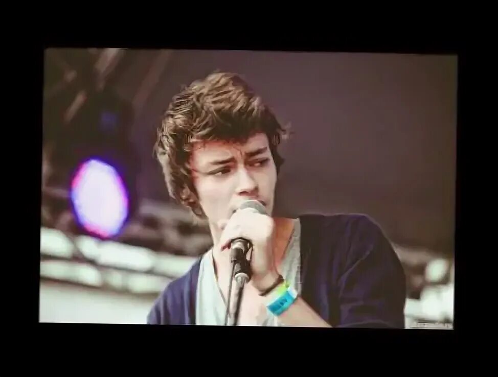 Заметался пожар голубой. Retuses заметался пожар. The retuses есенин. The retuses на пианино. Retuses заметался пожар.