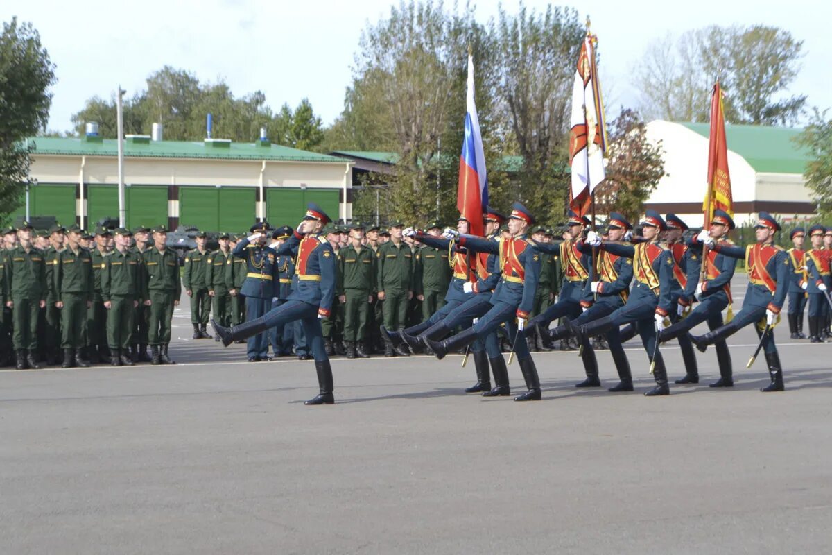 Казанское высшее военное командное училище. Казанское высшее танковое командное училище. казанское танковое училище ордена жукова краснознаменное высшее. высшее военное училище казань. казанское высшее танковое командное училище питание.