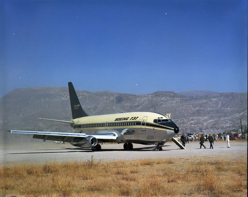 Боинг 737 100. Боинг 737 100. Боинг 737 люфтганза. Lufthansa 737 100. Boeing original 737-100.