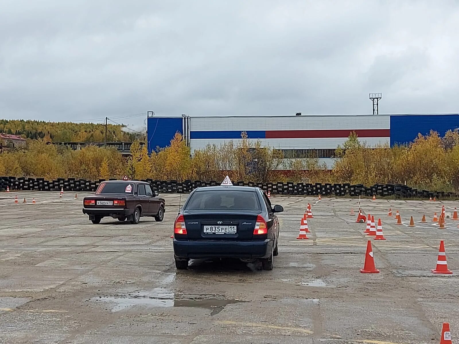 Кпп коробка передач 700а. Снежинск кпп. Пропускной пункт со шлагбаумом. Пункт охраны в парке. Автошкола av98 отзывы.