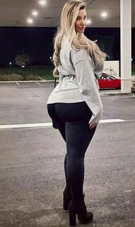 Модель с большой попой