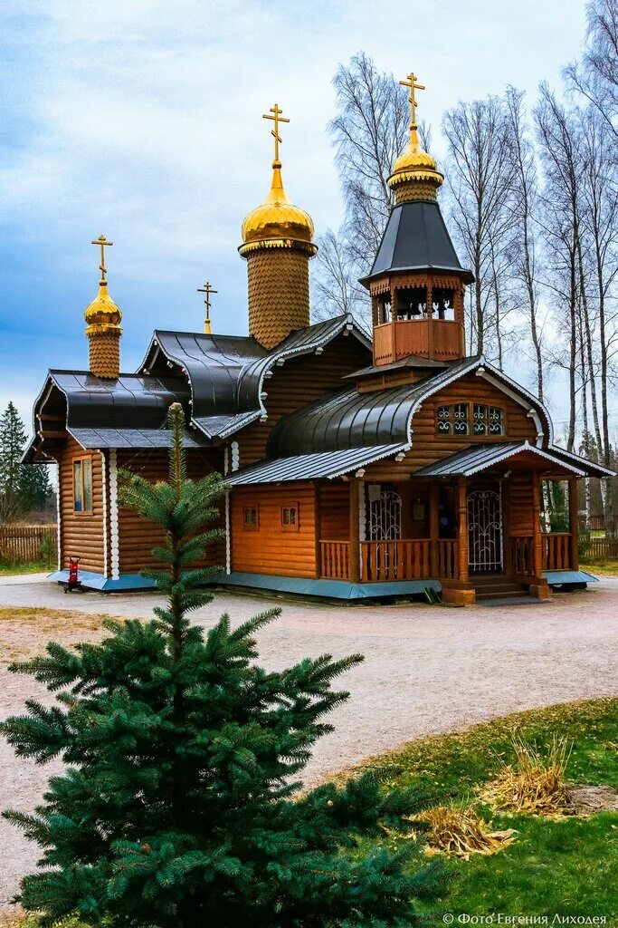 Церкви ленинградской области фото. Агалатово храм Бориса и Глеба. Церковь в Агалатово. Агалатово Ленинградская Церковь. Деревня Агалатово Ленинградской области.