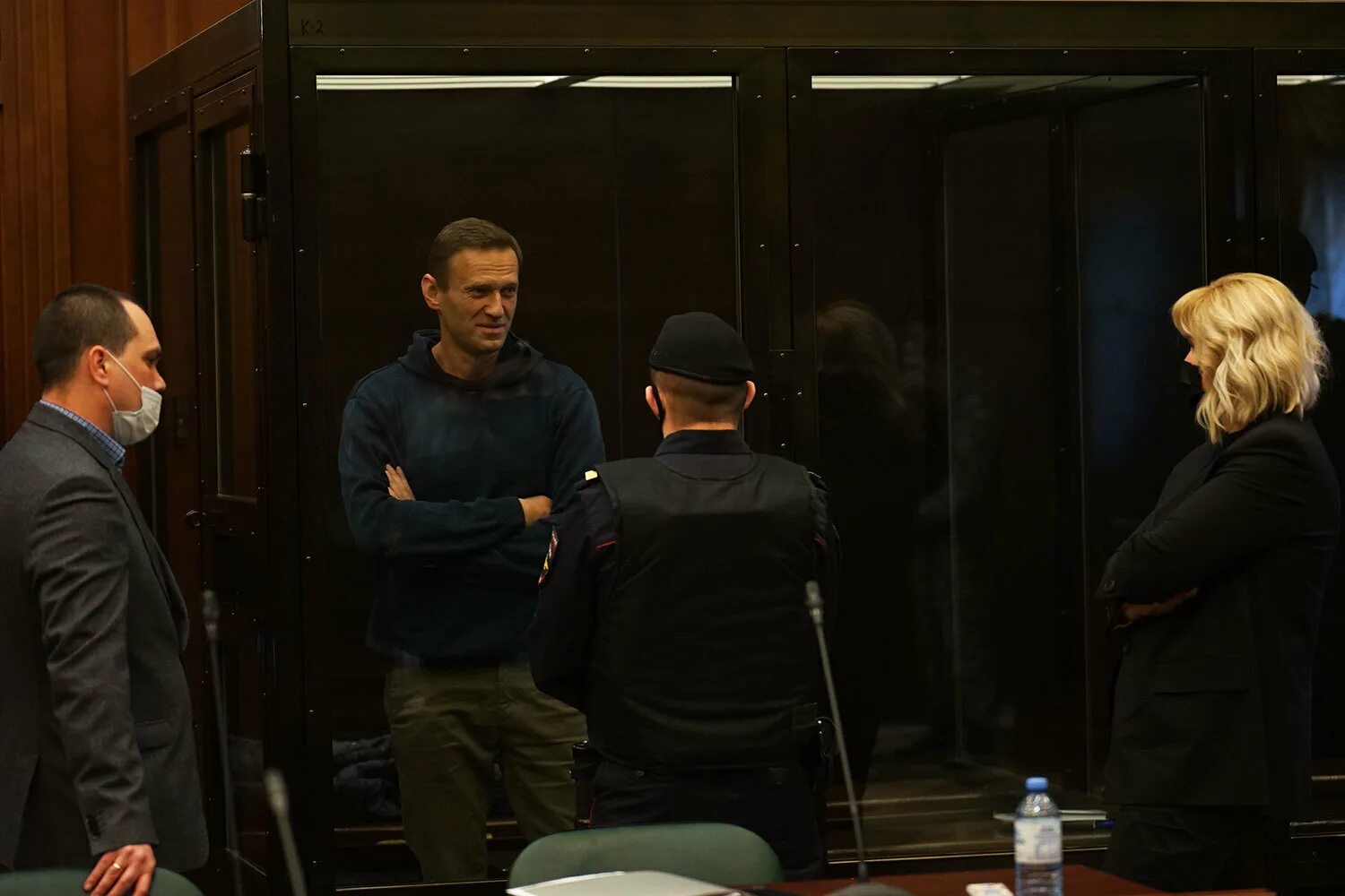 Суд над телефоном. Навальный в суде 2021.