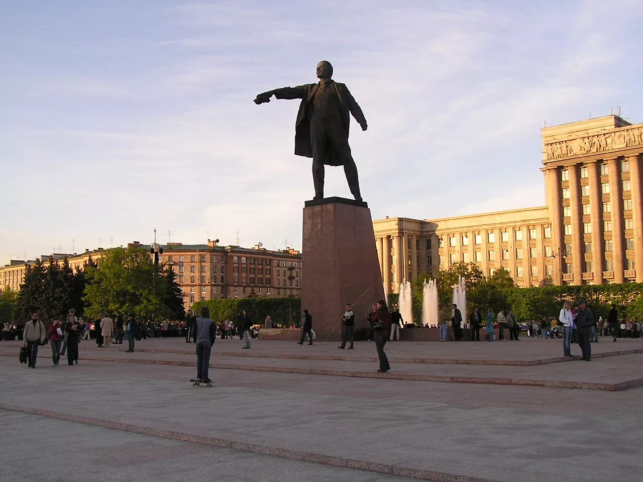 Пл ленина спб. Площадь Ленина Санкт-Петербург. Памятник Ленину в Санкт-Петербурге. Ленин на Московской площади. Площадь Ленина Киев.