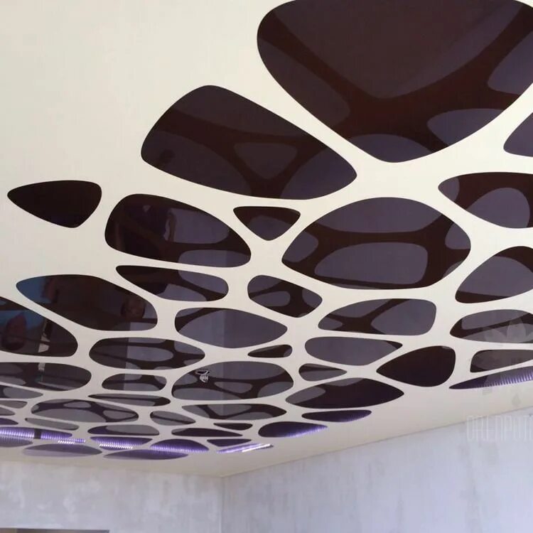 Необычные натяжные потолки. Потолки модные тенденции. Тренды натяжных потолков. Дизайнерское освещение в интерьере. Модные потолки.