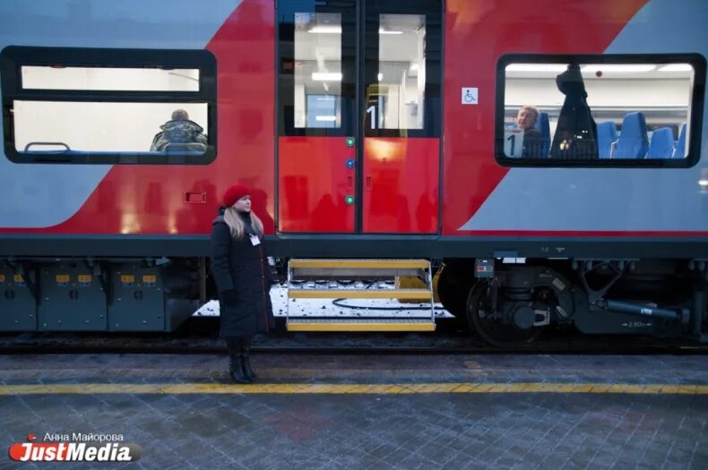 Электропоезд екатеринбург красноуфимск. Маршрут ласточки екатеринбург красноуфимск. Ласточка электропоезд. Ласточка электропоезд. Ласточка екатеринбург красноуфимск.