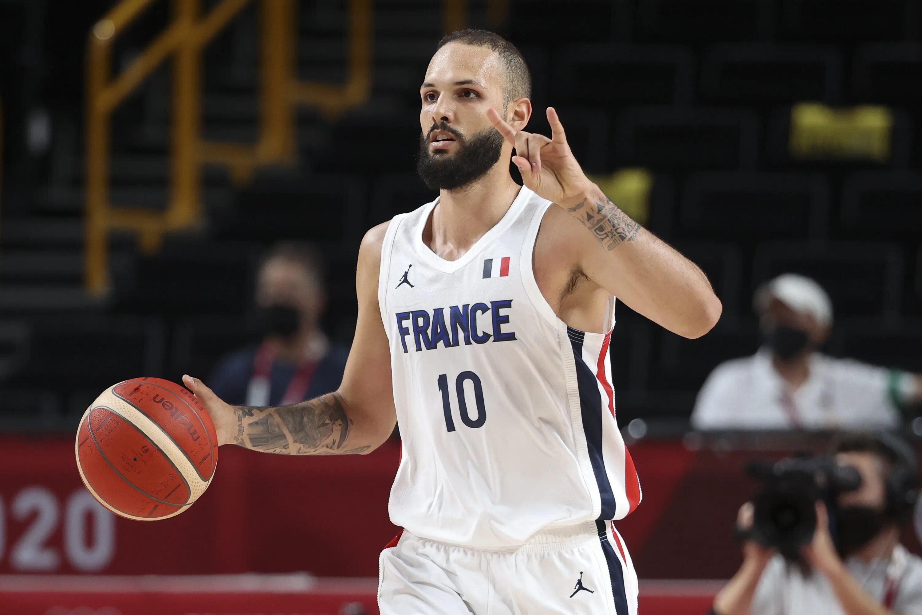 Эван фурнье. Лоуренс фурнье. Жак фурнье. Фурнье баскетболист. Форнье баскетбол.