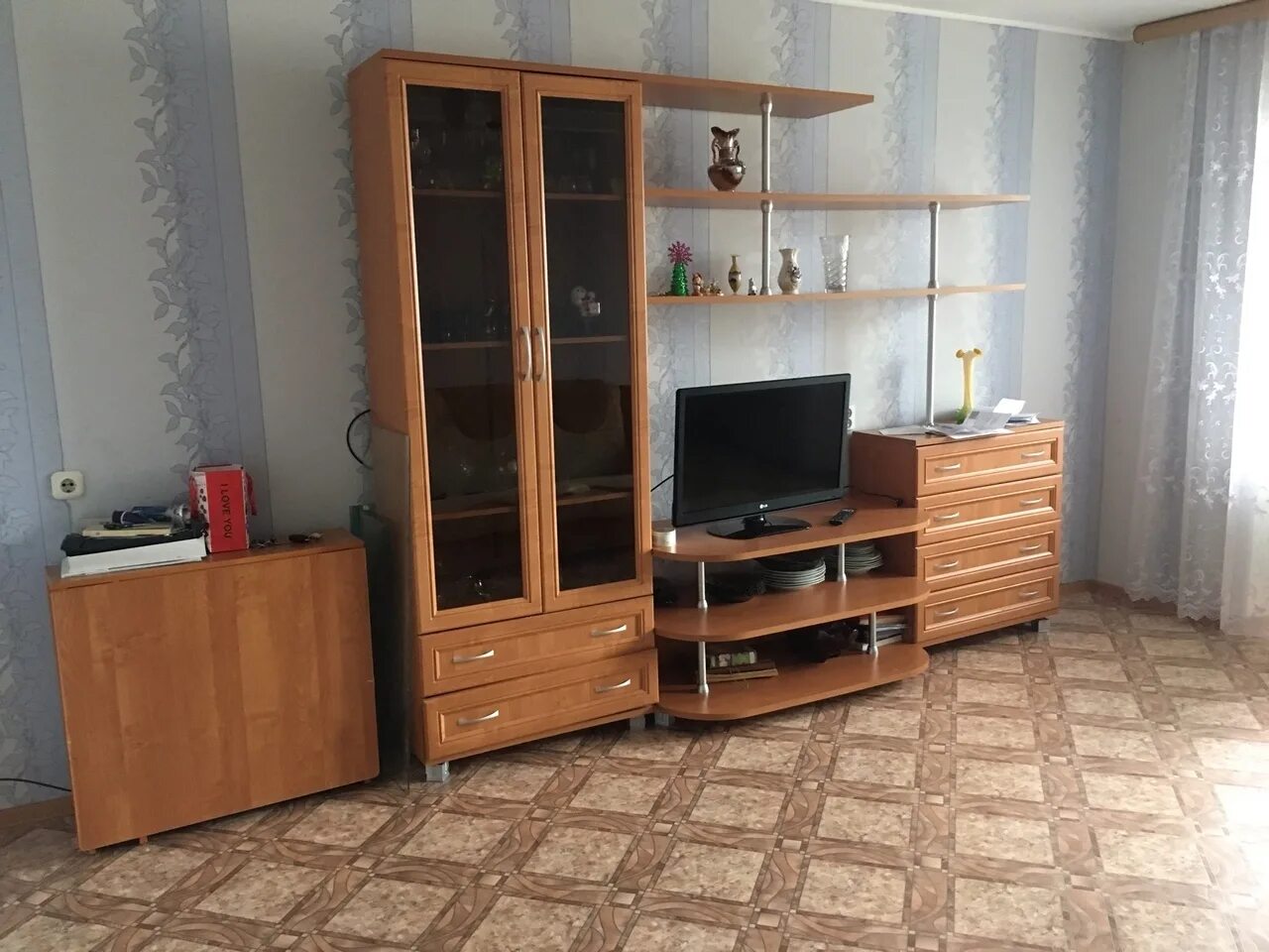 Свежие объявления о продаже. Авито уфа покупки. Диваны б/у в деме. Мягкая мебель даром. Диванчик даром.