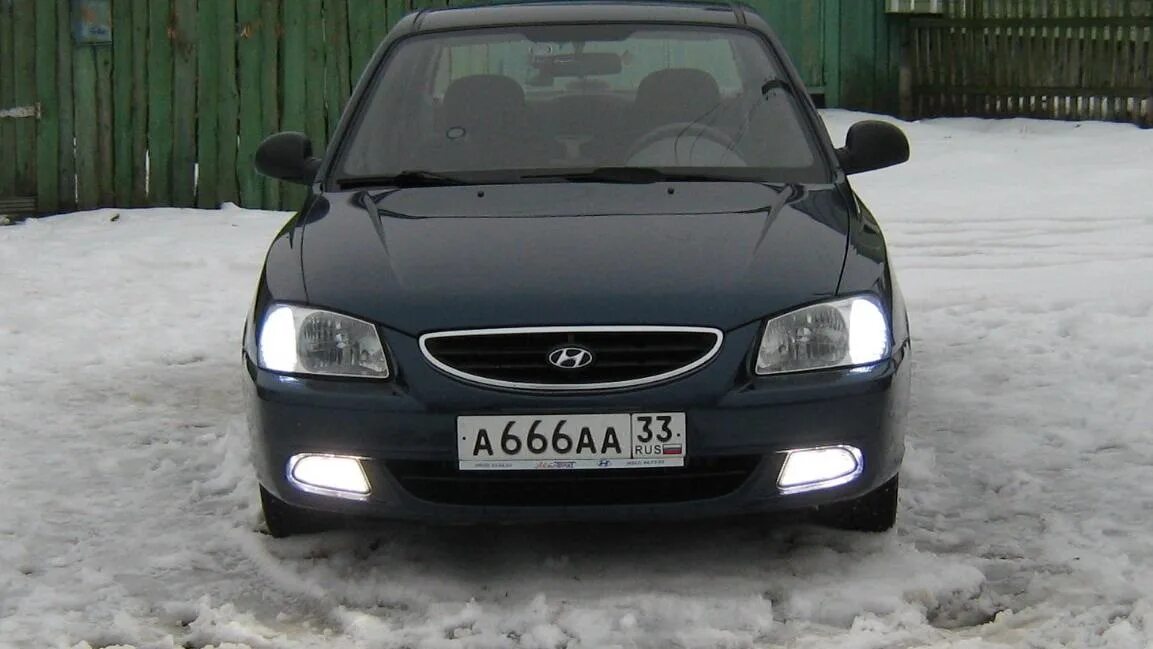 Hyundai Accent ПТФ. Хендай акцент 2007 ПТФ. Светодиодные противотуманки на Хендай акцент ТАГАЗ. Hyundai Accent 2007 1.5 at синий.