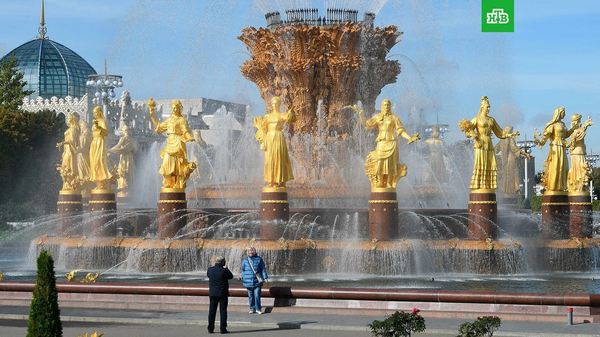 Фонтаны ВДНХ Москва. Парк ВДНХ фонтаны. НДВХ парк в Москве фонтан. Фонтаны ВДНХ открытие 2023. Когда включают фонтаны в москве 2024