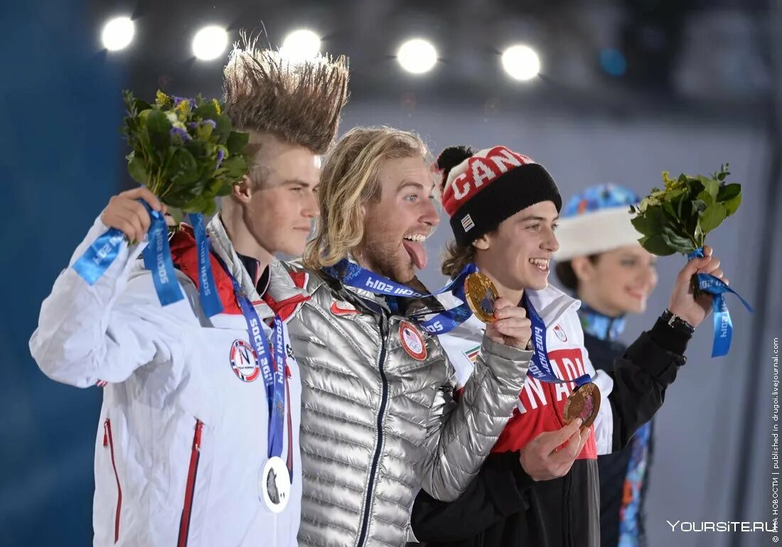 Спортсмены мок. Спортсмены мок. Спортсмены мок. Объятия спортсменов. Russian olympics winner.