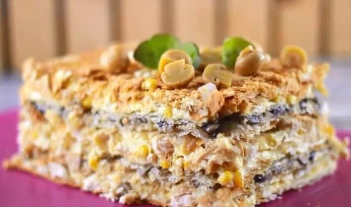 Коржи наполеон с курицей и грибами