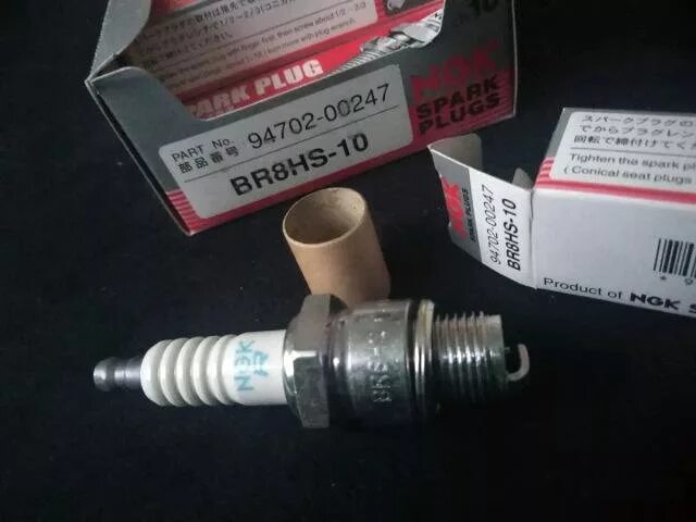 Свечи ямаха профессионал. Ngk br8hs. ngk br8hs аналоги. br71hs свеча ямаха. свечи на ямаха профессионал.