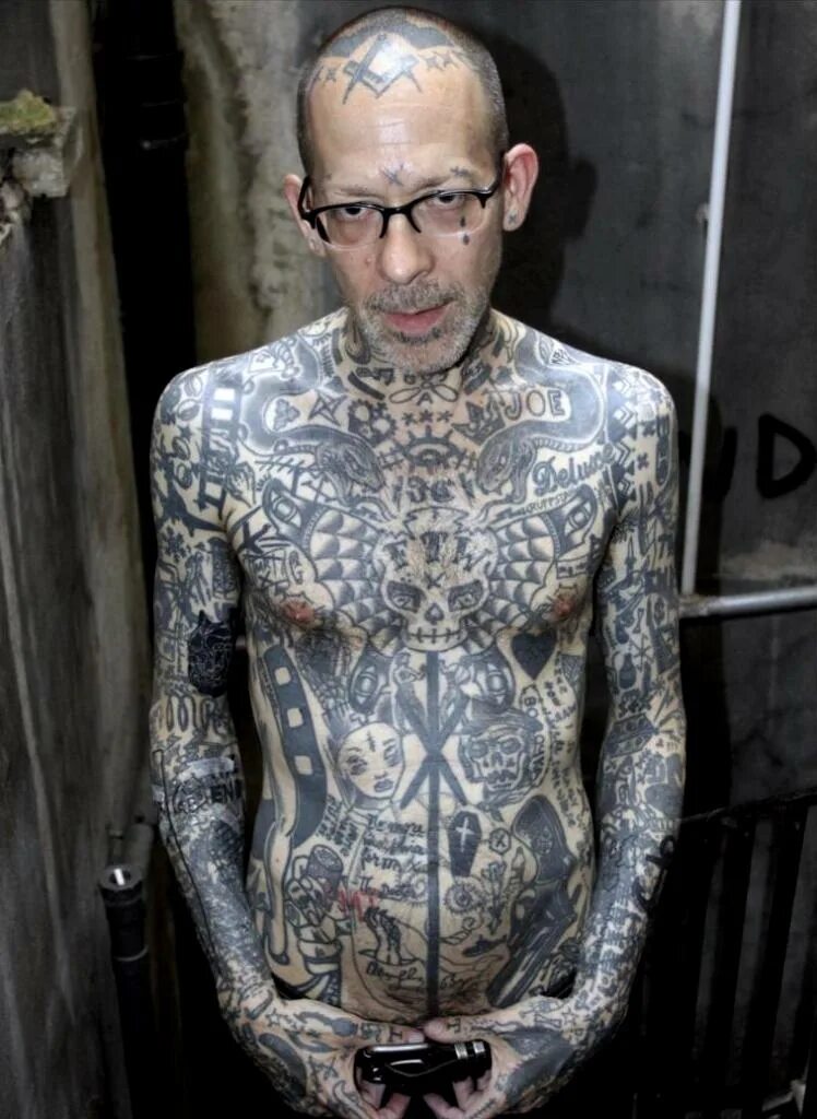 Уголовники в наколках. Самые татуированные зеки. Уголовники в наколках. Михаль челбин. Вячеслав андреевич майер.