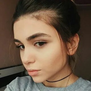 Лицо девушки 19