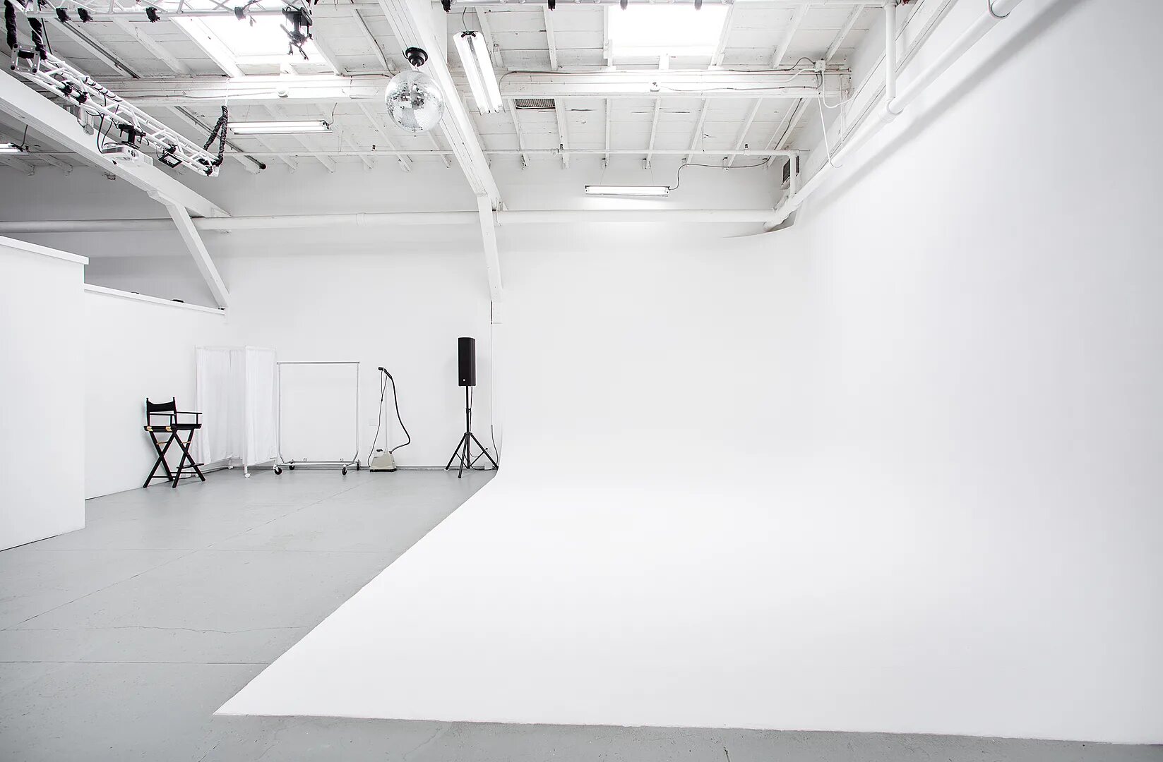 Циклорама r2. Циклорама зеленка. Фотостудия спб циклорама. Фотостудия циклорама. Циклорама зеленка.