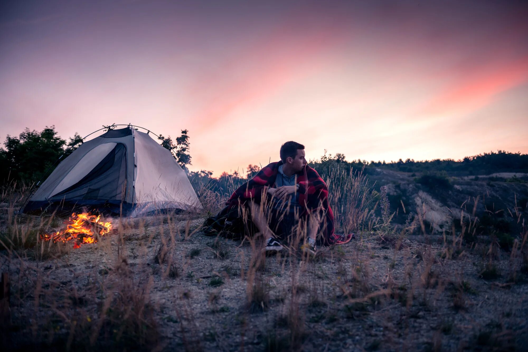 Camp men. Бернин Мэн кэмпинг. Шатер телепатии. Man Camper. Флаер кемпинг.