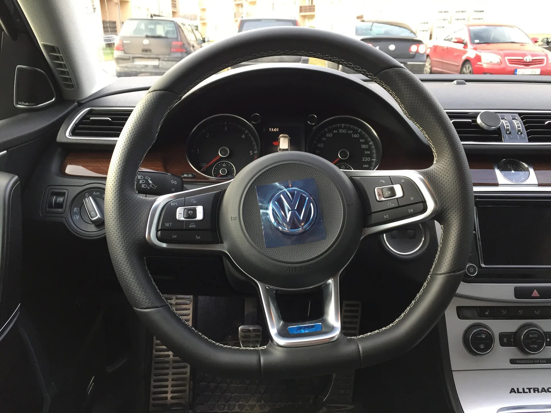 Руль r line. Руль пассат б8. руль vw passat b8. руль r line passat b7. р лайн руль на пассат б6.