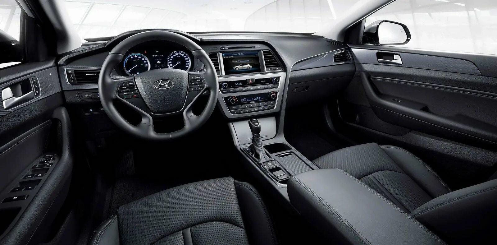 Hyundai Sonata 2016 Interior. Хендай Соната гибрид 2015. Hyundai Sonata 2015 салон. Хендай Соната 2015 года салон. Новая хендай соната цена и комплектация