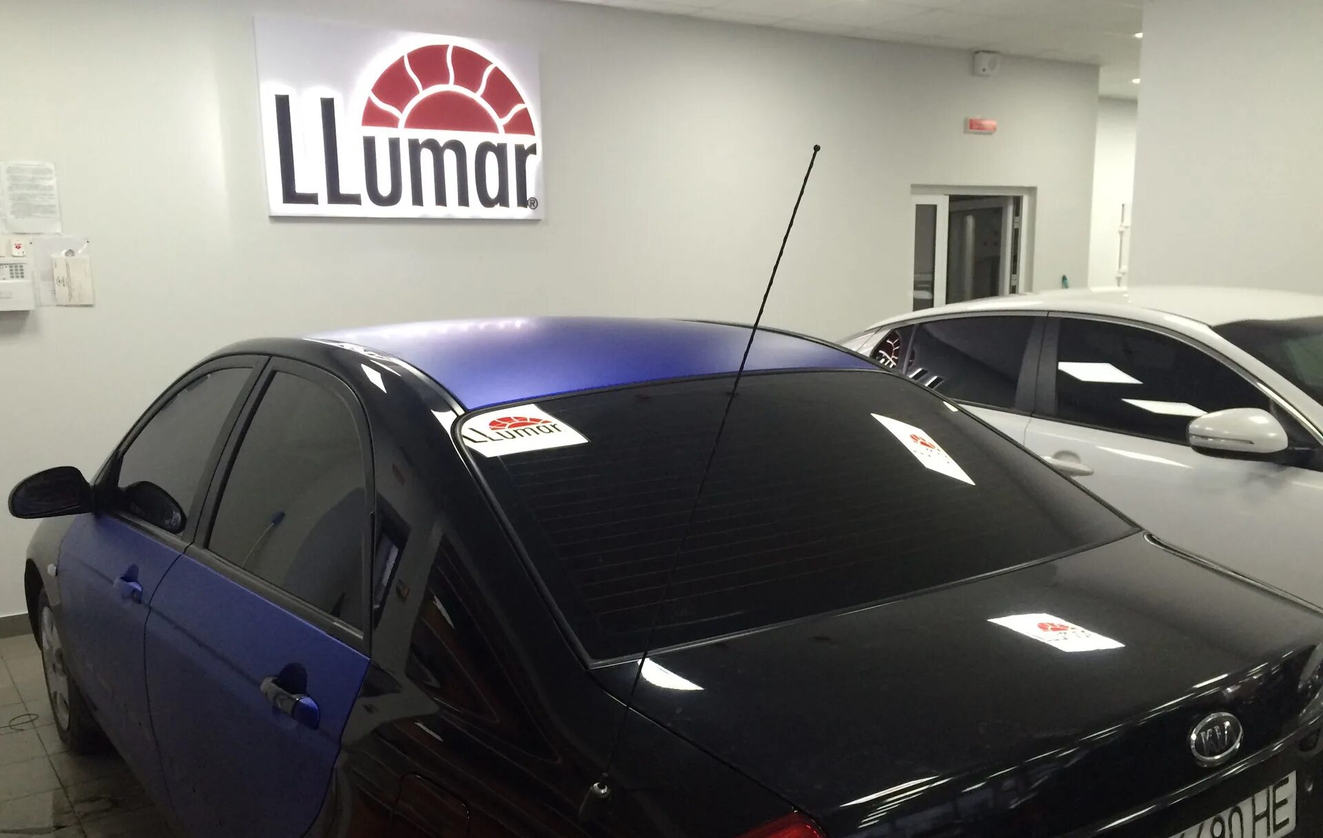 Llumar atr. Llumar atr 5. llumar (люмар) 5% atr 05 ch с атермальным эффектом. llumar тонировка logo. пленка люмар.