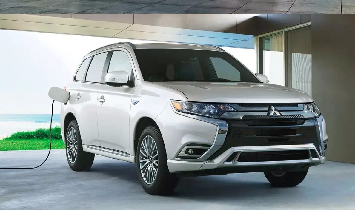 Mitsubishi outlander 2015. Митсубиси аутлендер пхев. Мицубиси аутлендер phev. Мицубиси аутлендер phev. Мицубиси аутлендер 2017 phev.