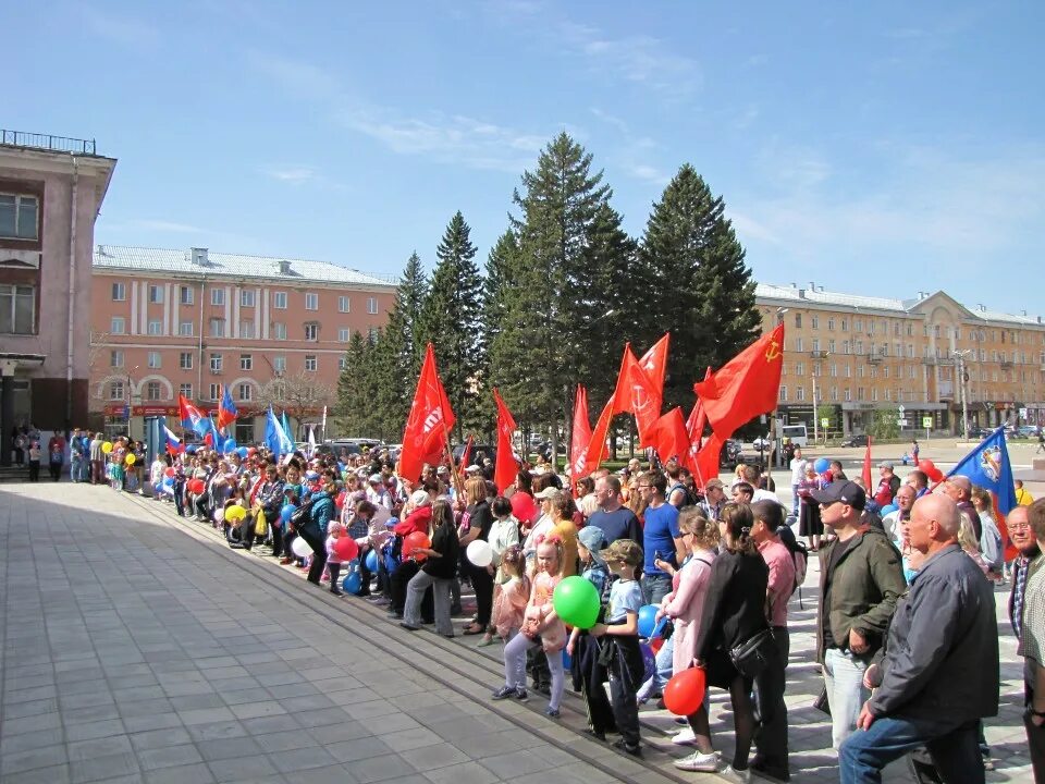 1 мая какие события. Рубцовск 1 мая. Празднование 1 мая. День весны и труда. 1 Мая фото.