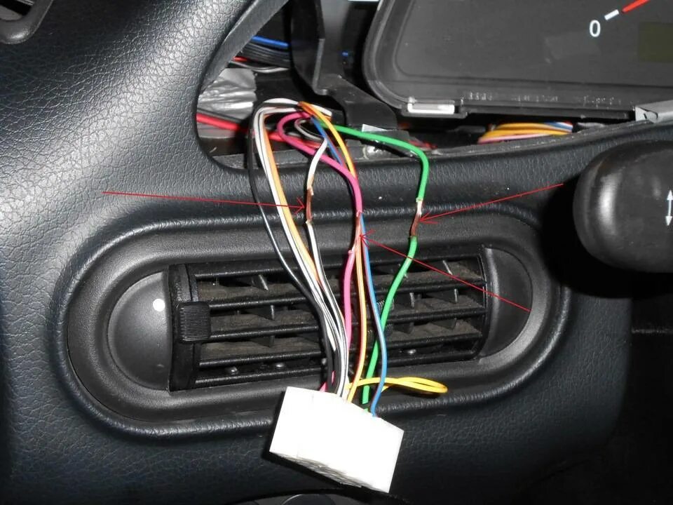 Нива шевроле 2011 can шина. Сигнализация на ниву шевроле. Автозапуск на ниву 21214. Штатный блок сигнализации нива шевроле 2004 года. Штатный блок сигнализации нива шевроле 2004 года.