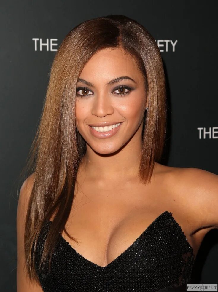 Смуглые карими глазами. Цвет влос для смуглой кожи. Сияющая кожа. Инес рау. Смуглые карими глазами.