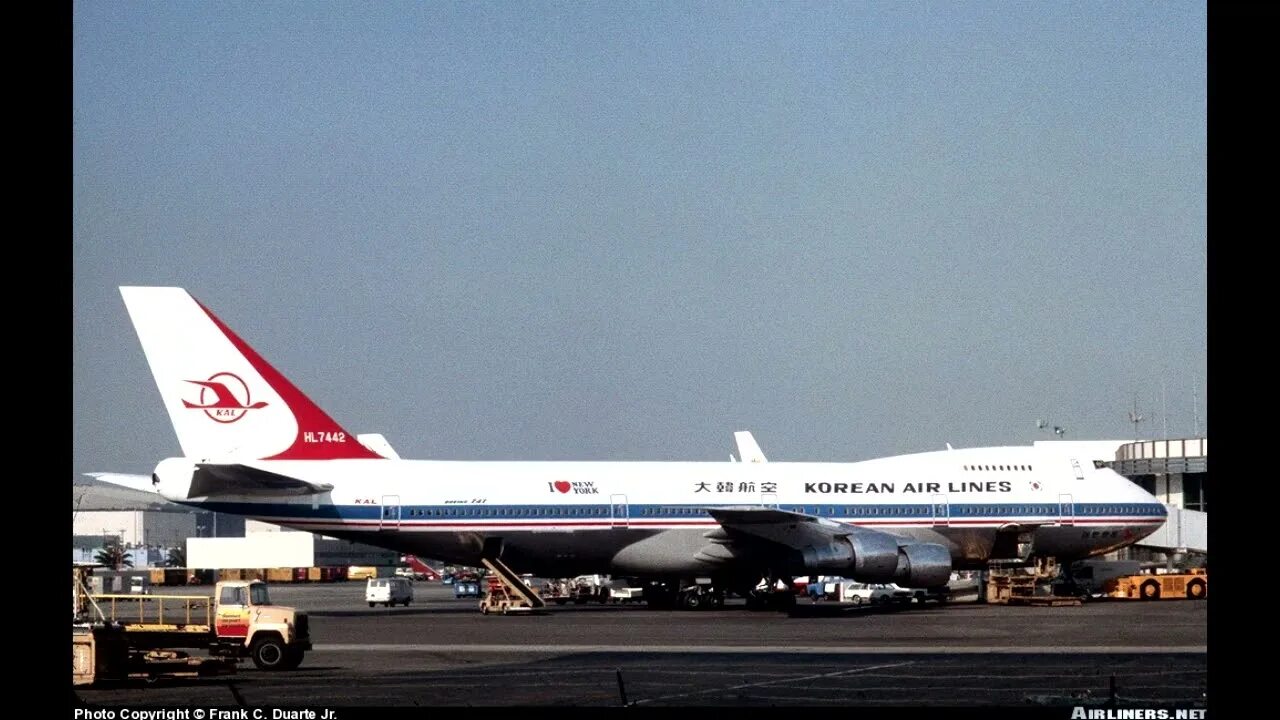 Боинг сентябрь 1983. Южнокорейский боинг 1983. боинг 747 корейских авиалиний. боинг 747 корейский 1983. катастрофа boeing 747 над сахалином.