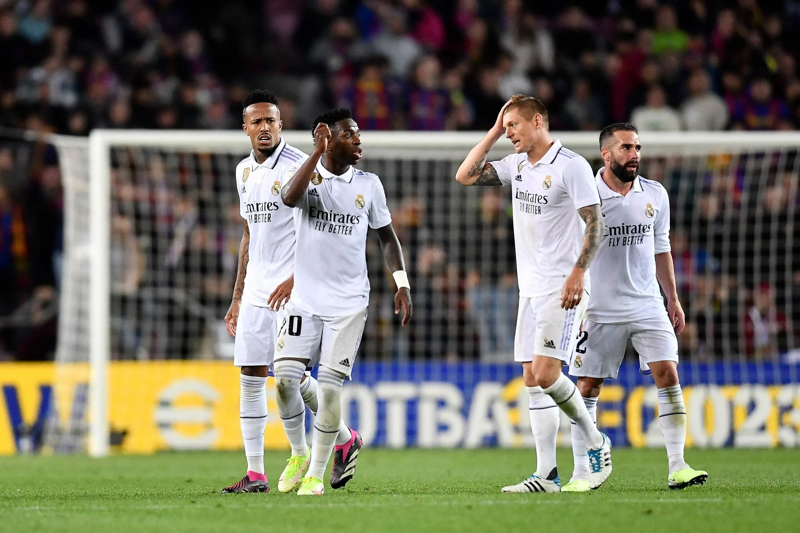 Real madrid fc. Реал мадрид прямой эфир футбол. Реал мадрид атлетико прямая трансляция. Дерби реал барселона. Реал мадрид барселона.