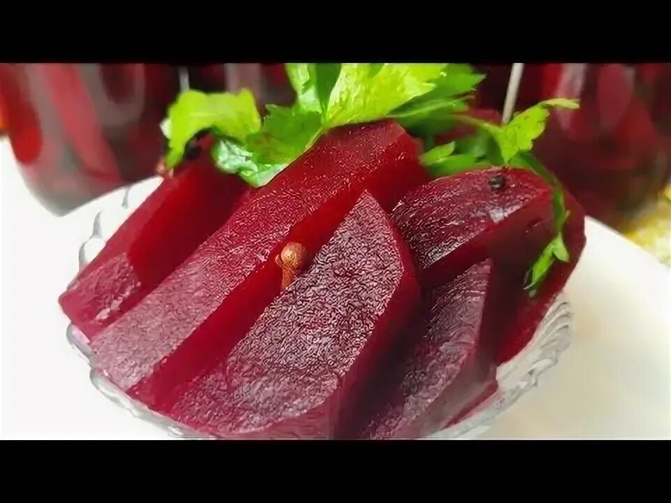 Помидоры на зиму самый вкусный. Огурцы в банке с красной смородиной. Арбуз маринованный. Редиска на зиму заготовки в банках. Помидоры виноград.