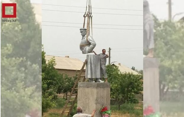 Старый икан прогноз. Памятник сталину в казахстане. икан старый. село «старый икан» в казахстане памятник сталину. в казахстане убрали памятник сталину.
