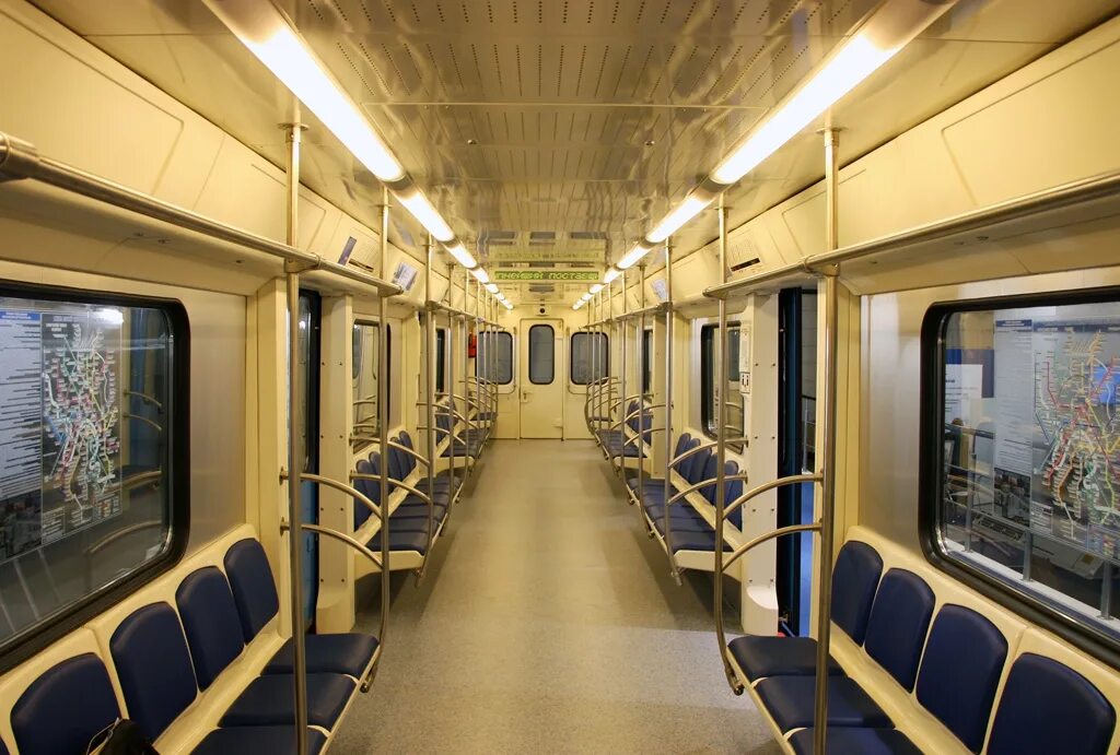 Вагон метро в поле. Метровагонмаш вагоны метро. 81-760/761 ока. 81-760 ока салон. вагоны метро 81-760.