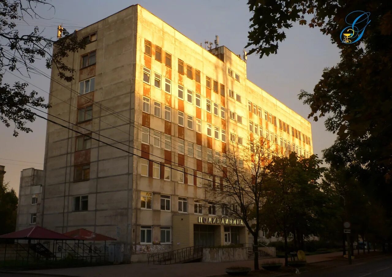 Логотип цркб гатчина. Гатчина больница. Зубная поликлиника гатчина конюшня. Гатчина улица урицкого 1. Гбуз гатчинская клиническая.