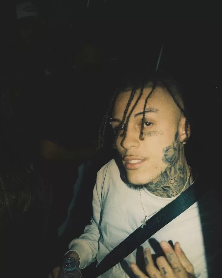 Lil skies red roses. Lil skies 2018. Lil skies гифки. Dark rose lil skies. Lil skies - red roses ft.