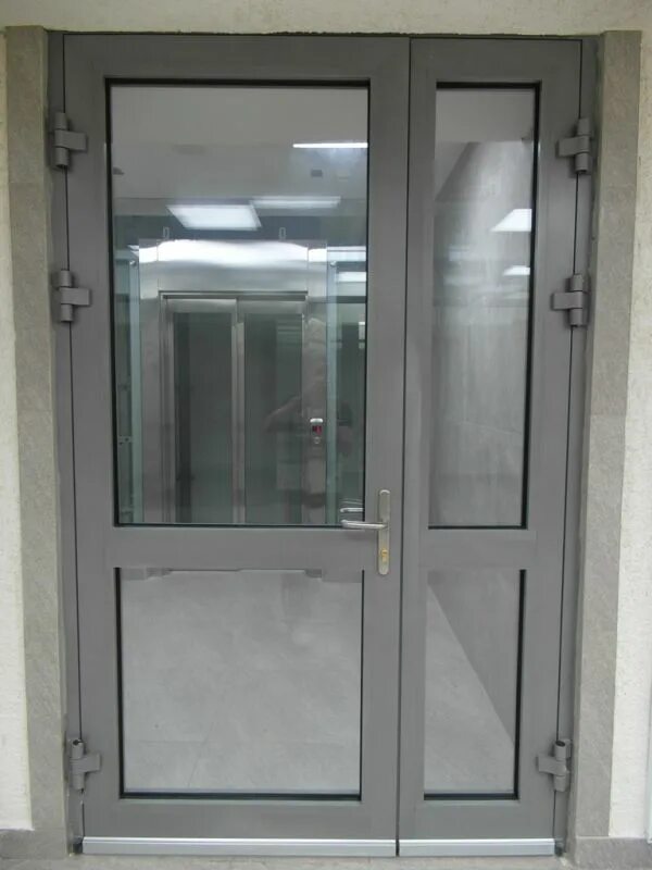 Авито двери со стеклом. Дверь алюминиевая СИАЛ КП 45. Дверь алюминиевая ТП-45 рал 9006 стандарт. Дверь алюминиевая штульповая 45 мм. Двупольная алюминиевая дверь 1200.