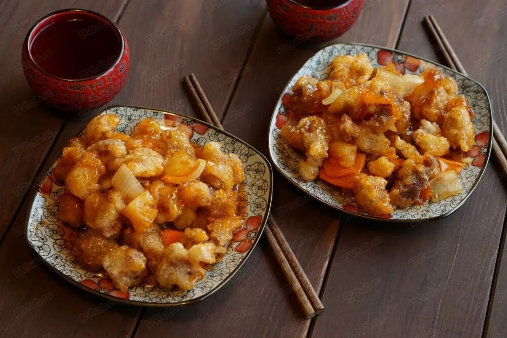 Sour pork перевод. Свинина в кислосладком соусе. Свинина с ананасами в кисло сладком соусе по-китайски. Мясо в кисло-сладком соусе с ананасами. Морской язык в кисло сладком соусе.
