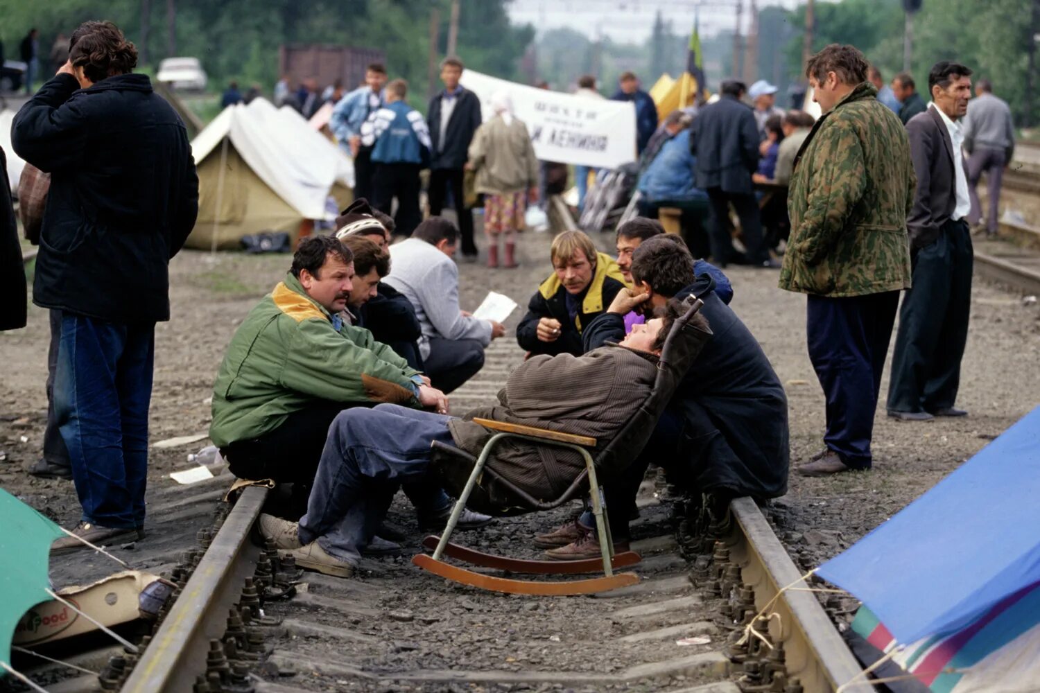 Забастовки Шахтеров в России 1998. Шахтеры перекрыли Транссиб 1998. 19 мая 1998